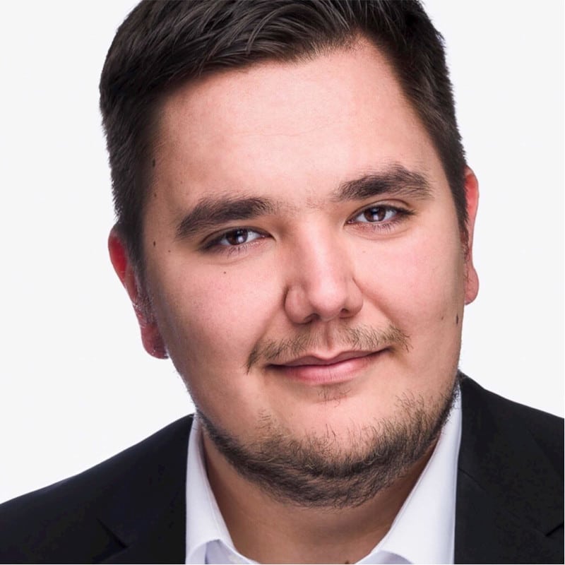 Porträt von Dennis Wagner